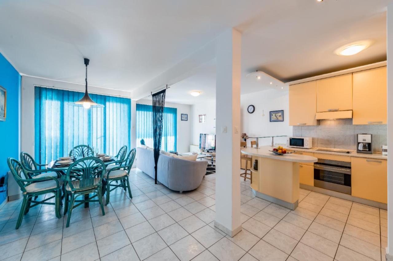 Sea View Apartment Reno W/Garage Split Exterior photo